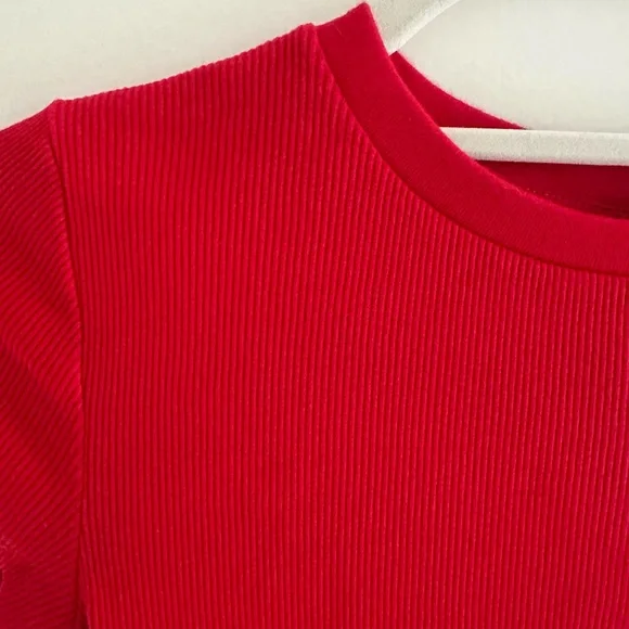 TNA Red Ribbed Cropped Tee - Picture 2 of 4